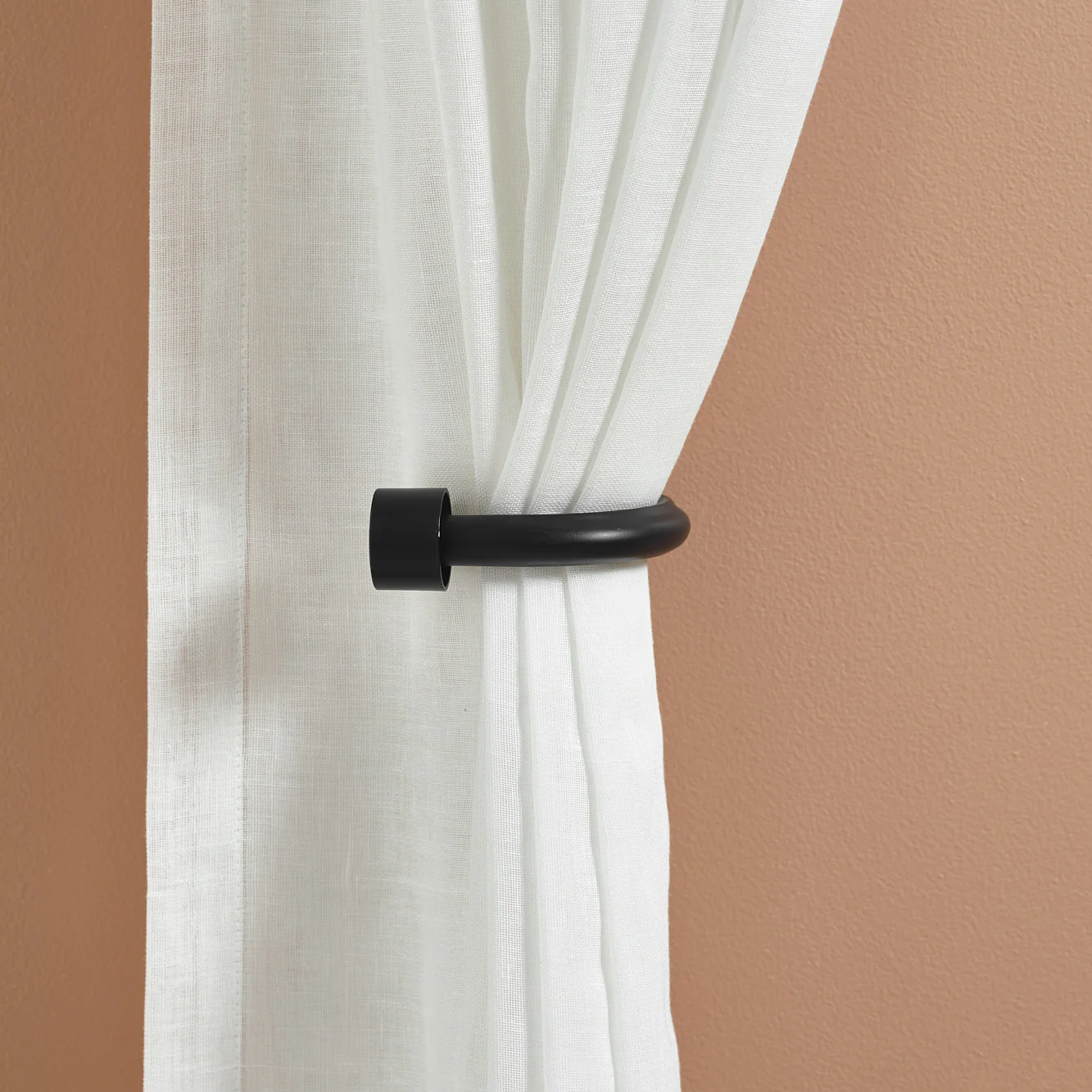Contempo Curtain Holdbacks (Set of 2)